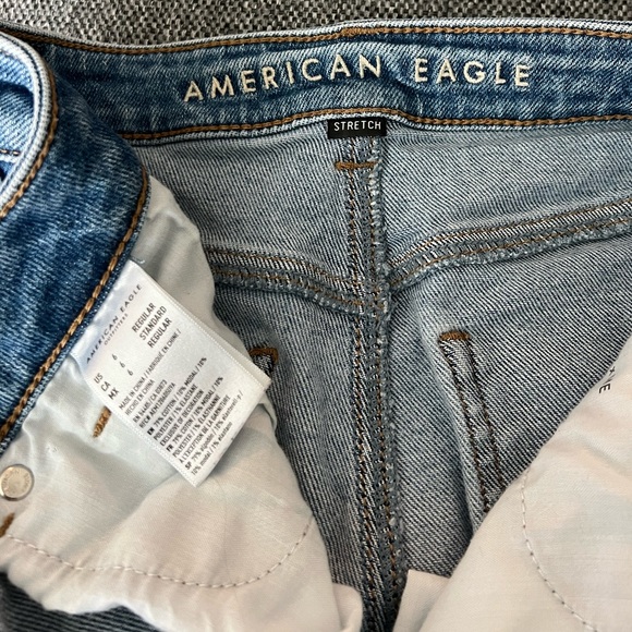 American Eagle Mom Jeans / US 6 - Picture 4 of 6